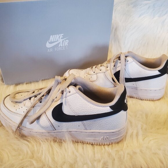Nike Air Force 1 Low White Black (2024) (GS) FV5948-101 Size 7Y/Womens 8.5 - Picture 6 of 11